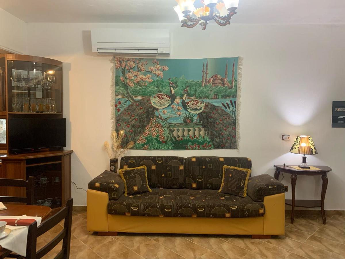 Vila Demaj! Free Parking Berat Exterior foto